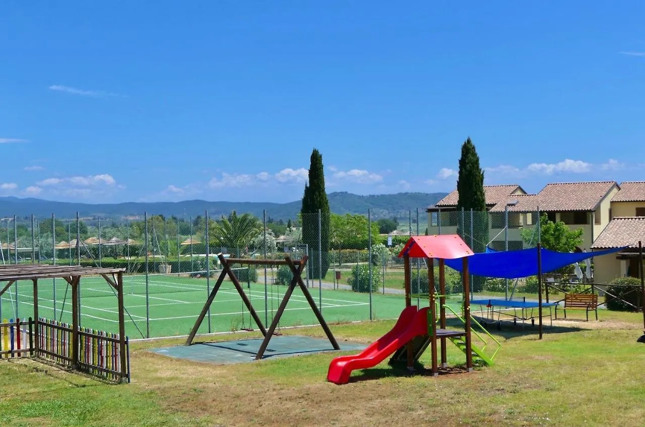 Apartments 4 Beds, Ground Floor With Private Outdoor Area, In Residence With Swimming-Pool Campiglia Marittima