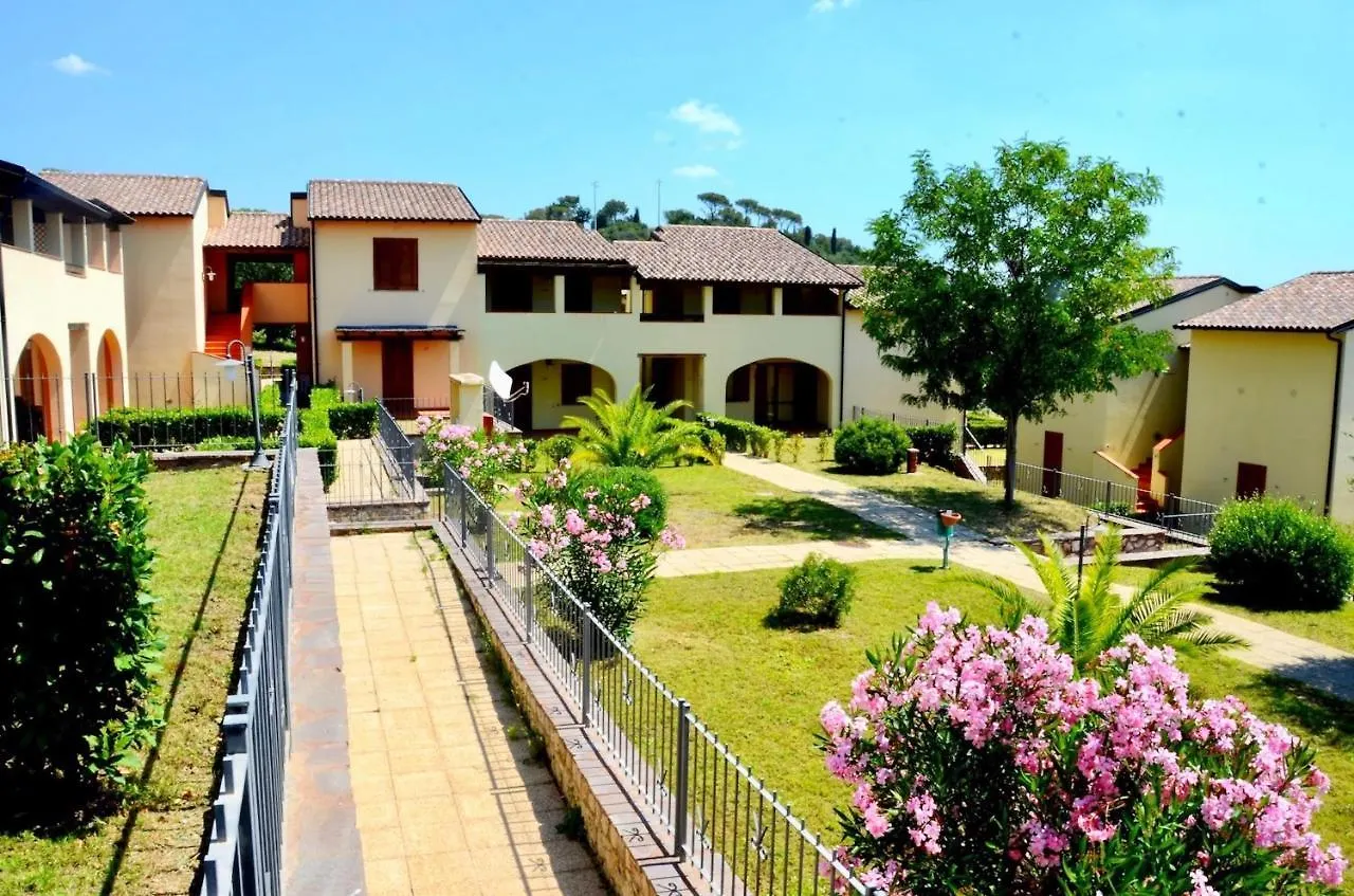 Isa-Apartments 4 Beds, Ground Floor With Private Outdoor Area, In Residence With Swimming-Pool Campiglia Marittima